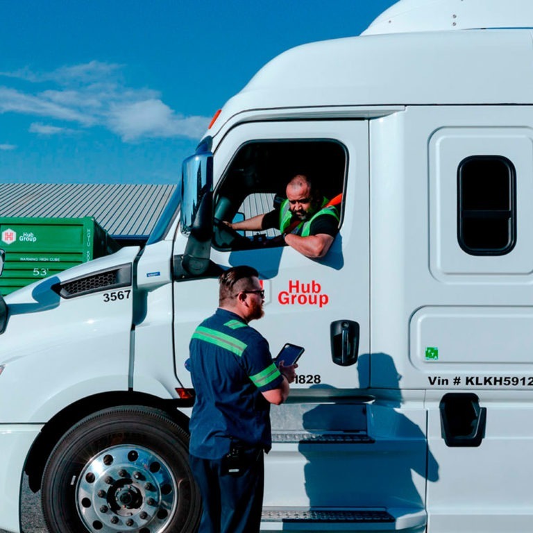 集线器集团卡车和队员提供电子商务物流