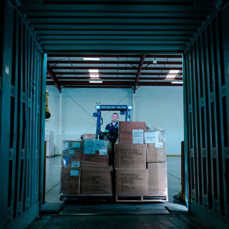 集线器集团团队将LTL货运管理解决方案加载到卡车上